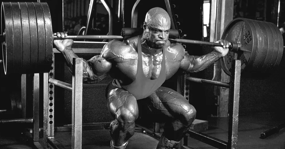 Ronnie Coleman soulevant une barre trs lourde