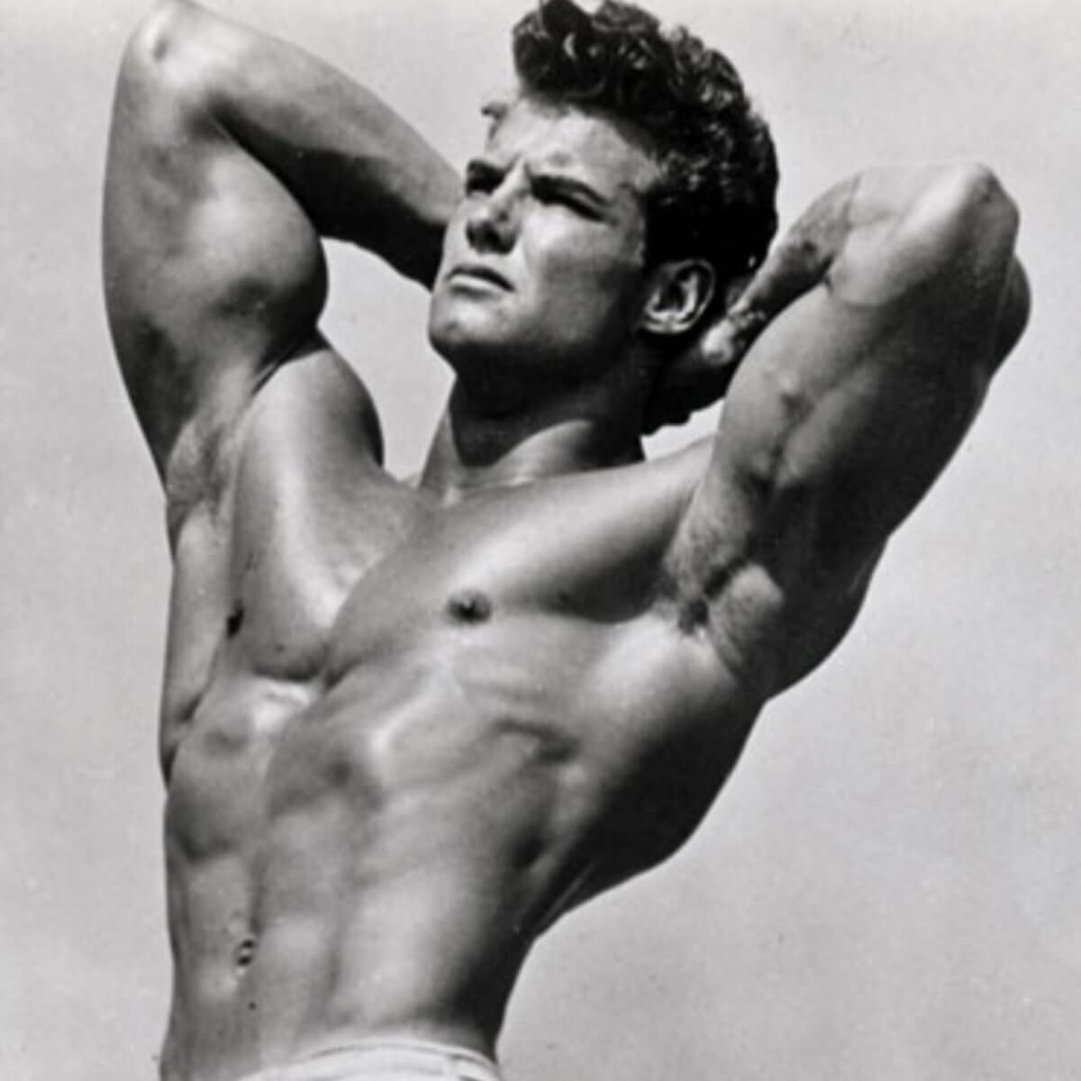 Steve Reeves en pose